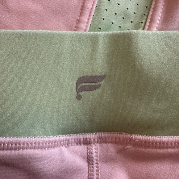 Fabletics Set shorts - top size small - Picture 8 of 10